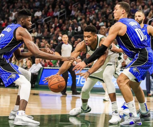 Συνεχίζουν αήττητοι οι Μπακς του Αντετοκούνμπο