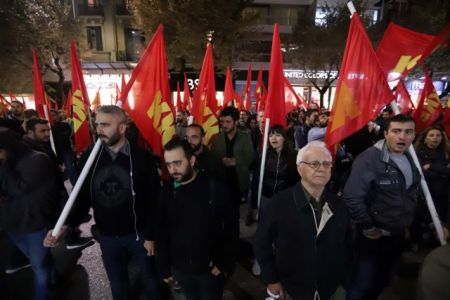ΚΚΕ : Ο Τσίπρας προσφέρει αναπαλαίωση ενός σάπιου συστήματος