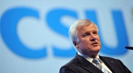 Γερμανία: Στέλεχος της CDU καλεί τον Ζεεχόφερ να παραιτηθεί