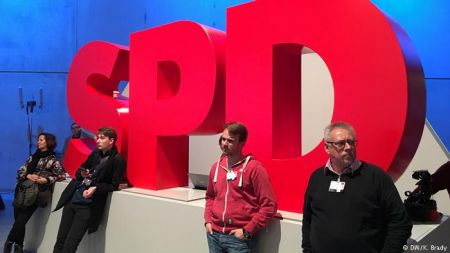 DW : Σε γιατροσόφια καταφεύγουν οι Σοσιαλδημοκράτες