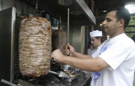 Ο «γύρος» το πρώτο ελληνικό Εγγυημένο Παραδοσιακό Ιδιότυπο Προϊόν