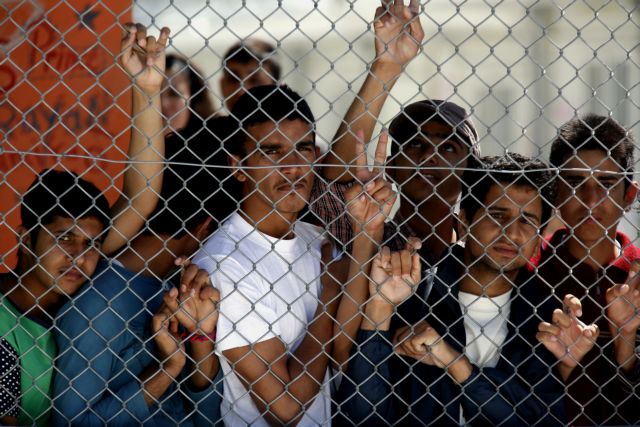 EKKA: Στα κρατητήρια ΑΤ εκατοντάδες ασυνόδευτοι ανήλικοι πρόσφυγες