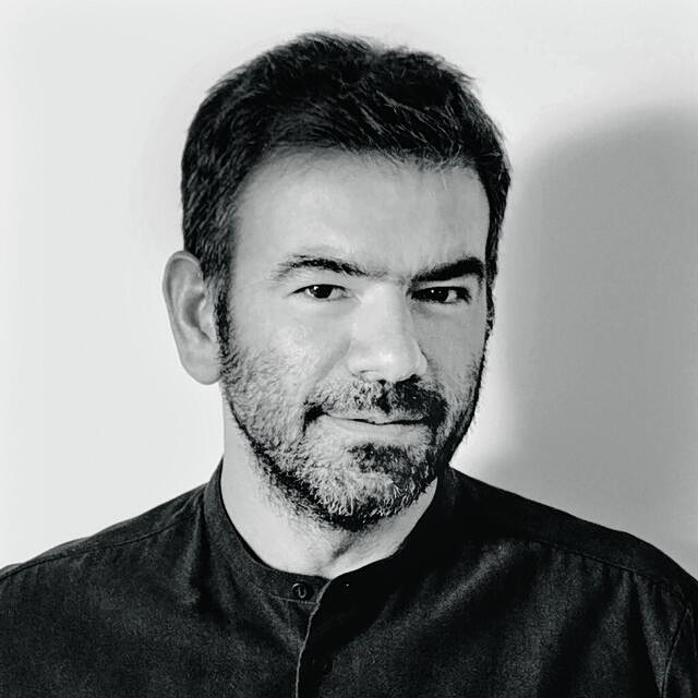 Φίλιππος Θεοδωρίδης: «Τα έργα μου τα βλέπω σαν παιχνίδι και κοιτάζω να είμαι ευρηματικός και να απολαμβάνω τη διαδικασία»