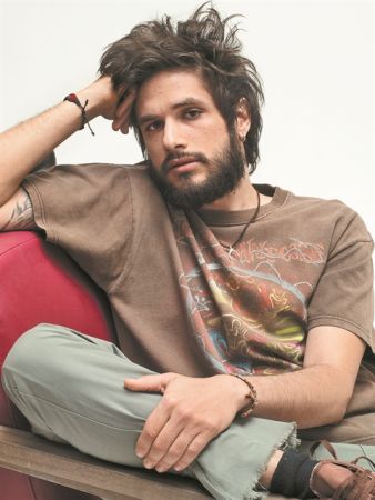 Γιάννης Νιάρρος : «Ο παππούς μου με έλεγε Καραγκιόζη»