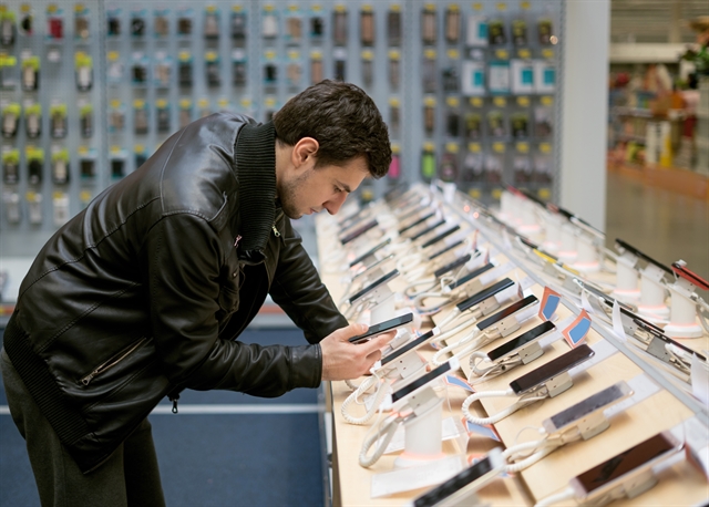 Επιασαν ταβάνι οι πωλήσεις υπολογιστών και κινητών στην παγκόσμια αγορά