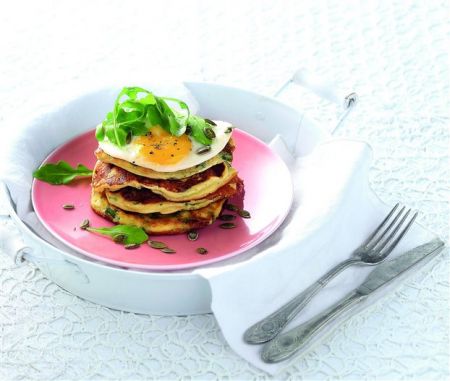 Pancakes με σπανάκι και τηγανητό αβγό