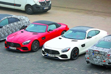 Παιχνίδι με τον χρόνο για τις νέες Mercedes-AMG GT