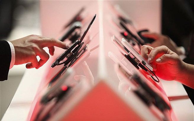 «Πέφτει» η παγκόσμια ζήτηση smartphones και tablets – Σημαίνει κάτι;