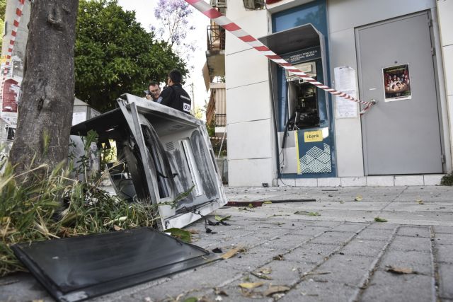 Ανατίναξαν ΑΤΜ τράπεζας στη Σαρωνίδα