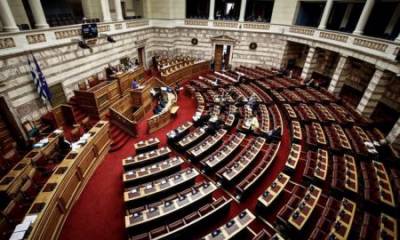 Συγκρότηση επιτροπής για τη συνταγματική αναθεώρηση έως την Τετάρτη