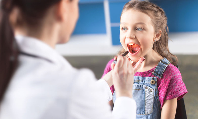 Νέα μελέτη: Ανώφελη και περιττή η αφαίρεση των αμυγδαλών για 7 στα 8 παιδιά