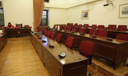 Σήμερα η συζήτηση του πορίσματος για το «Ντυνάν» στην εξεταστική επιτροπή