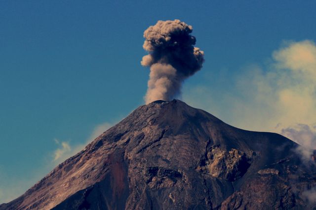 Ενεργοποιήθηκε ξανά το ηφαίστειο Ελ Φουέγο στη Γουατεμάλα