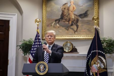 Politico: Δύσκολη η συμβίωση στον Λευκό Οίκο με Πρόεδρο Τραμπ και Βουλή Δημοκρατικών