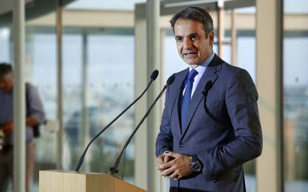 Μητσοτάκης: Δεν θα μπορούσε το υπ. Παιδείας να οργανώσει τις εκλογές των εκπαιδευτικών χωρίς να επηρεαστεί η σχολική λειτουργία;