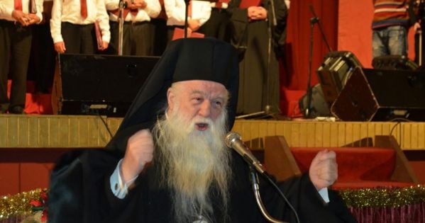 Αμβρόσιος: Πάρτε τα λάβαρα της αντιστάσεως στα χέρια σας