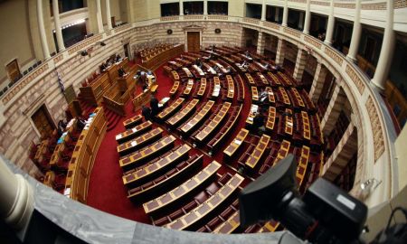 Κατατέθηκε στη Βουλή η τροπολογία για τα αναδρομικά ενστόλων – Ολο το κείμενο