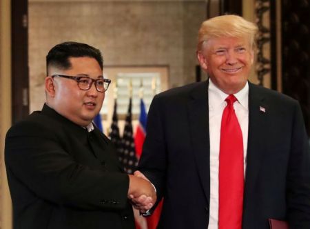 Στις αρχές του 2019 αναμένει συνάντηση με τον Κιμ Γιονγκ Ουν ο Τραμπ
