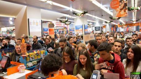 Πότε πέφτει φέτος η «Μαύρη Παρασκευή» των προσφορών;