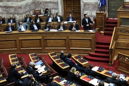 Ψηφίστηκε με ευρύτατη πλειοψηφία η εφάπαξ καταβολή αναδρομικών των ειδικών μισθολογίων