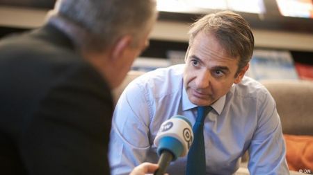 Κυρ. Μητσοτάκης στη DW: «Τολμηρή μετακίνηση» προς το Κέντρο