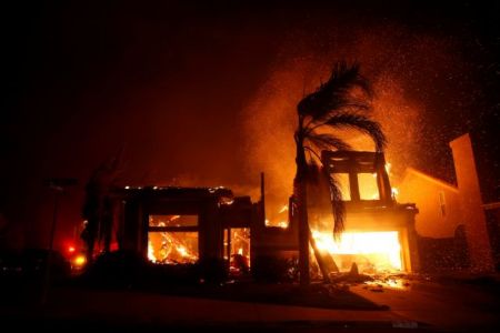 Σε συναγερμό η Καλιφόρνια λόγω των μεγάλων πυρκαγιών