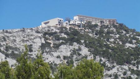 To Mont Parnes κατεβαίνει στο Μαρούσι