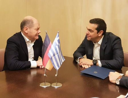 «Κουβέντα» για την περικοπή των συντάξεων ο Σολτς μετά τη συνάντηση με Αλέξη Τσίπρα