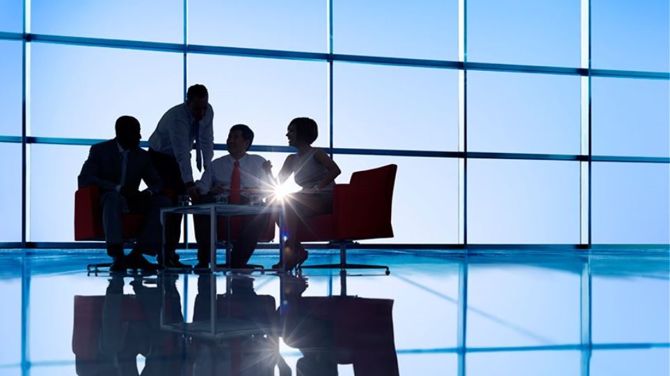 Σφίγγει ο κλοιός για την εποπτεία των επιχειρήσεων