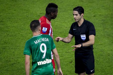 Τα έκανε μαντάρα ο Γιάκοτετ: Εκλεισε τα μάτια σε δύο πεντακάθαρα πέναλτι