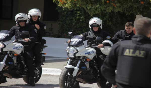 Εφετείο: Τραυματίες 4 αστυνομικοί μετά από επίθεση αντιεξουσιαστών | tovima.gr