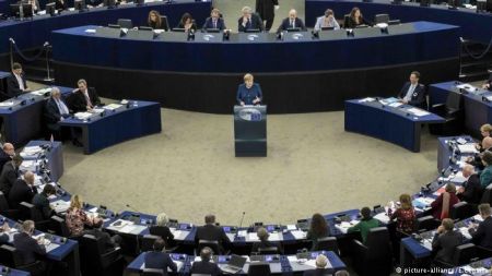 DW: Τι γίνεται στην Ευρώπη μετά τη Μέρκελ;