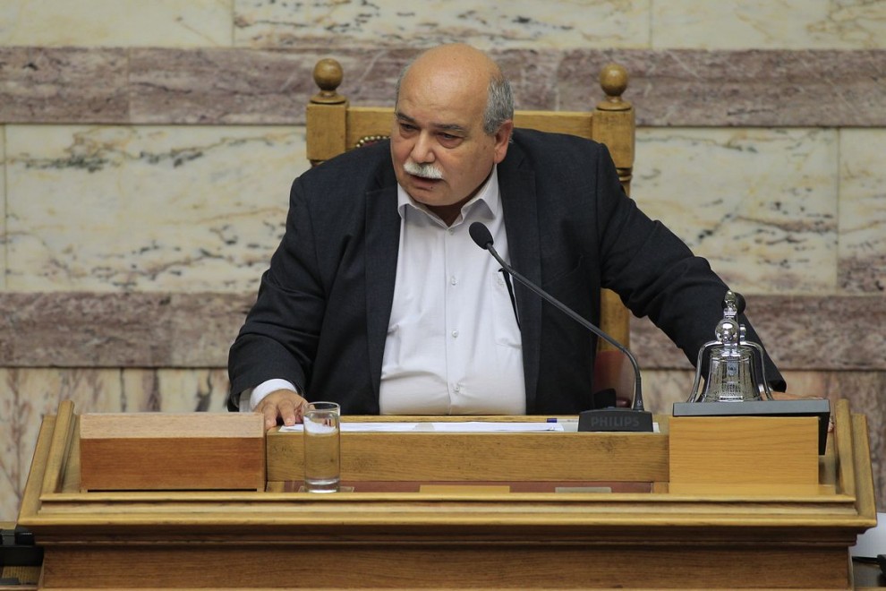 Βουλή: Πρόκληση από χρυσαυγίτη βουλευτή που θυμήθηκε τον …Παπαδόπουλο