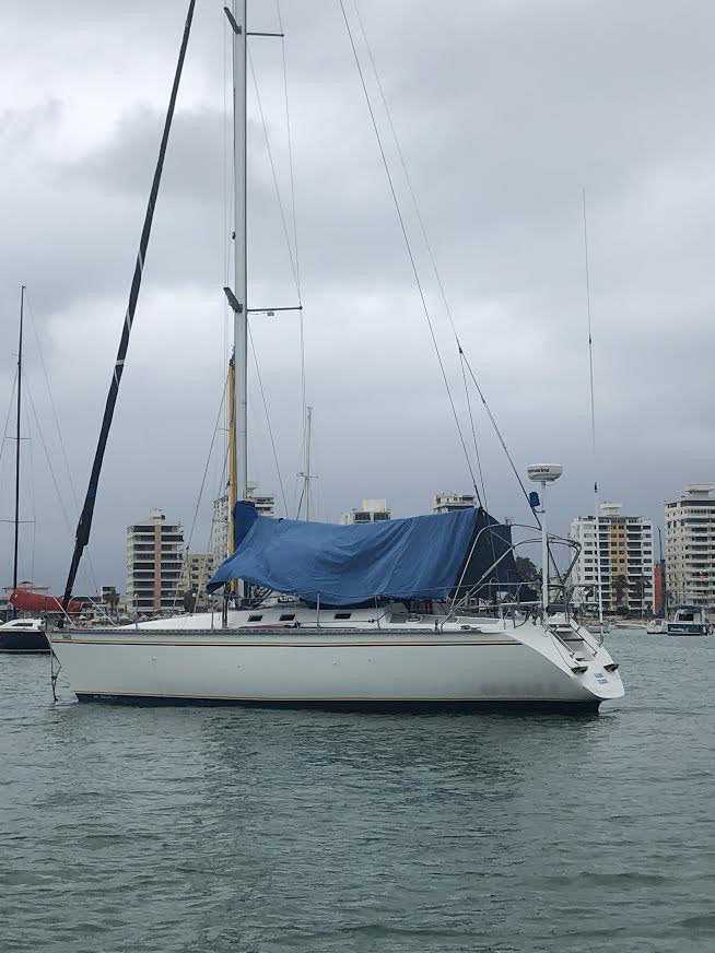 «Απαγορευτικό απόπλου» της ΕΛ.ΑΣ σε ιστιοφόρο με 382 κιλά κοκαΐνης – Πάνω από 10 συλλήψεις (Εικόνες)