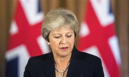 Μέι: Brexit με τη συμφωνία μου ή χωρίς συμφωνία ή καθόλου Brexit