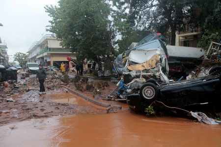 Ενός λεπτού σιγή στο Κοινοβούλιο για τα θύματα των πλημμυρών της Μάντρας