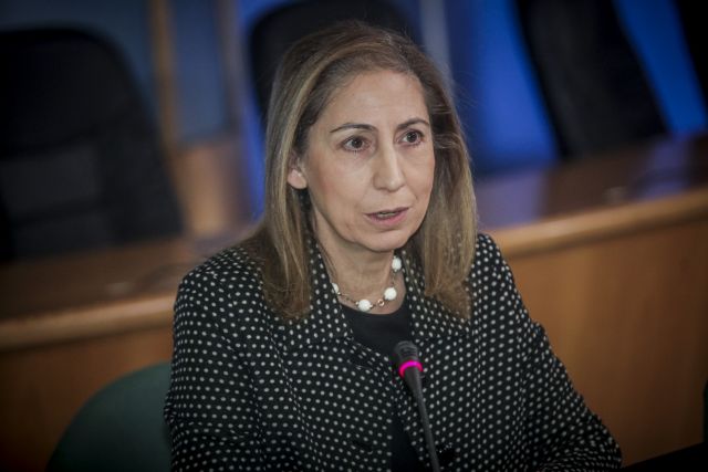 Την αύξηση του Δημοσίου κατά 15.500 θέσεις προανήγγειλε η Ξενογιαννακοπούλου