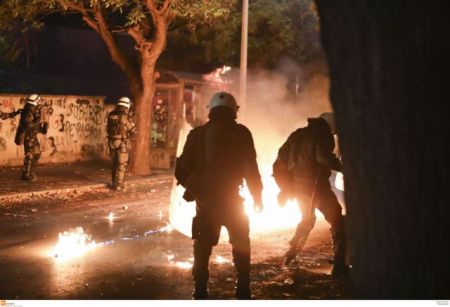 Η «Αύρα» επιστρατεύτηκε για τα επεισόδια γύρω από το Πολυτεχνείο