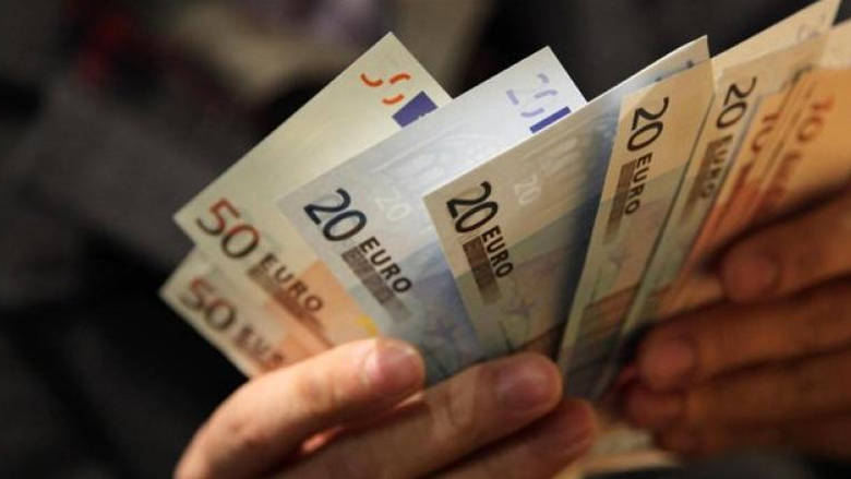 Ερχεται αύξηση του κατώτατου μισθού στα 610 ευρώ