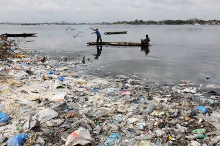 Η Κομισιόν ενέκρινε την κατάργηση των πλαστικών μιας χρήσης