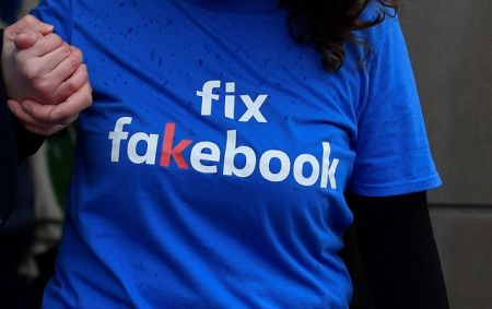 Ο αστυνομικός που «πολεμά» τα fake news του Facebook