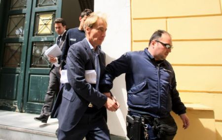 Σε αναζήτηση του γάλλου τραπεζίτη Οσβαλντ οι αστυνομικές αρχές – Δραπέτευσε φορώντας «βραχιολάκι»
