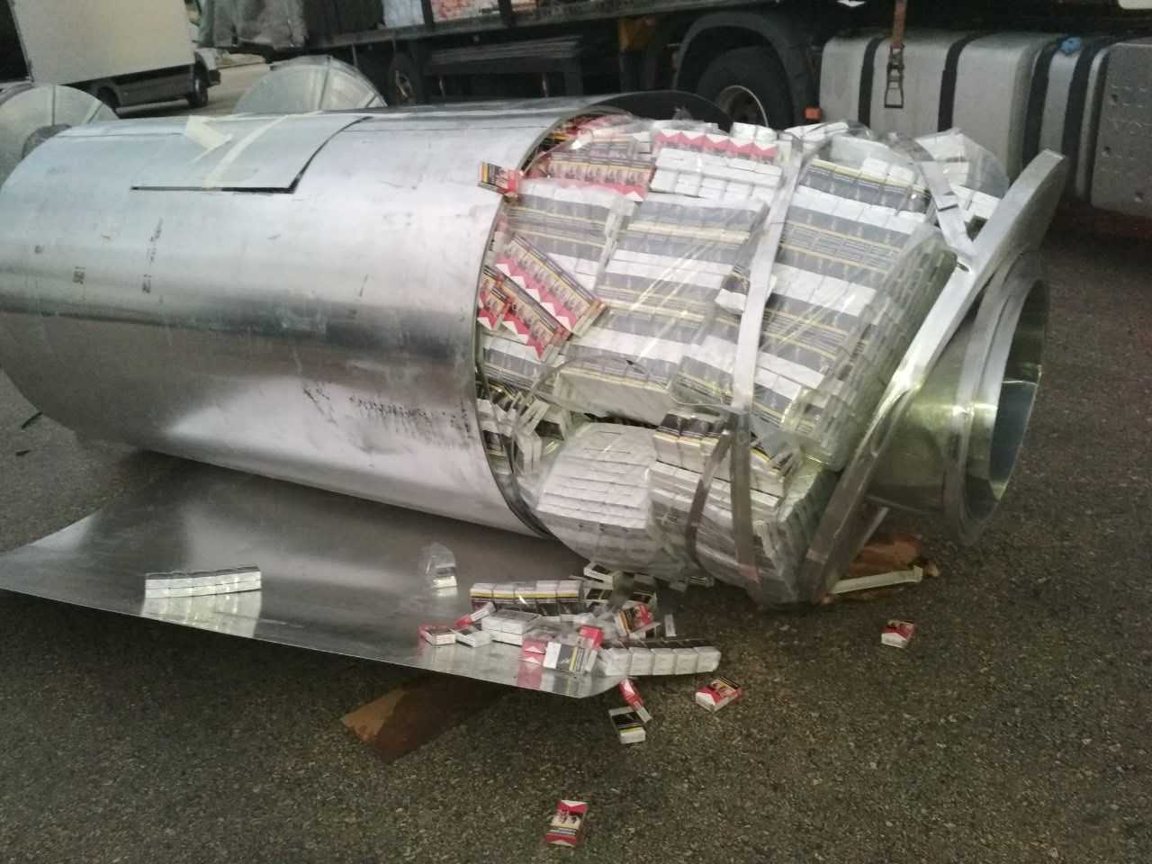 Σύλληψη 36χρονου για μεταφορά 1.810.600 λαθραίων τσιγάρων στην Πάτρα