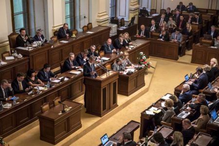 Τσεχία: Καταψηφίστηκε η πρόταση μομφής κατά της κυβέρνησης