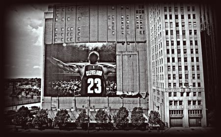 ΛεΜπρόν: Έφυγε από το Κλίβελαντ και άφησε πίσω του συντρίμμια