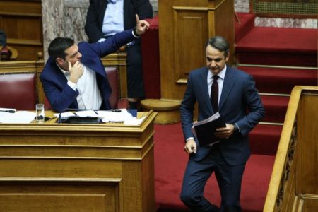 Η ανομία στα Πανεπιστήμια στο επίκεντρο της κόντρας Τσίπρα – Μητσοτάκη