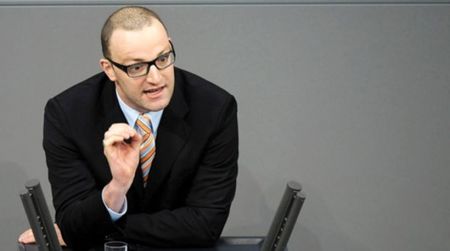 Γενς Σπαν: Είναι έτοιμη η Γερμανία να επιλέξει έναν δεξιό ομοφυλόφιλο για διάδοχο της Μέρκελ