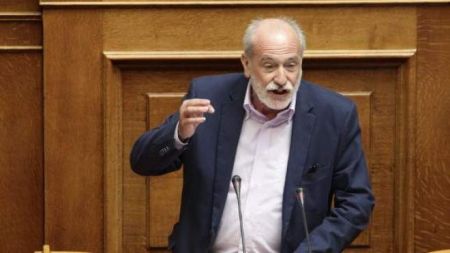 Κουτσούκος: Η κυβέρνηση παίρνει 10 και δίνει 1