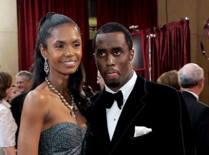 Kim Porter :  Συντετριμμένος στην κηδεία της πρώην συζύγου και μητέρας των παιδιών του ο ράπερ Diddy