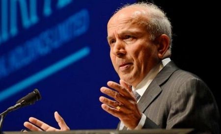 Ο Πρεμ Γουάτσα στηρίζει Eurobank και εγγυάται για την ελληνική οικονομία